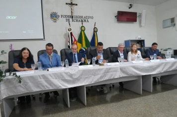 Foto - Entrega do título de cidadão echaporense ao deputado Dirceu Dalben