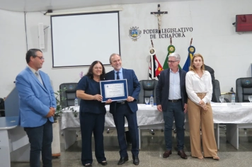 Foto - Entrega do título de cidadão echaporense ao deputado Dirceu Dalben