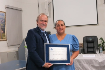 Foto - Entrega do título de cidadão echaporense ao deputado Dirceu Dalben