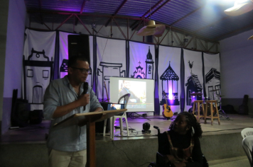 Foto - Entrega do título de cidadão echaporense para o ex-vereador Almir Robertto