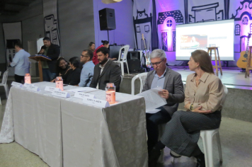 Foto - Entrega do título de cidadão echaporense para o ex-vereador Almir Robertto