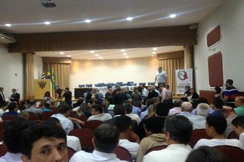 Vereadores participam de ciclo de debate